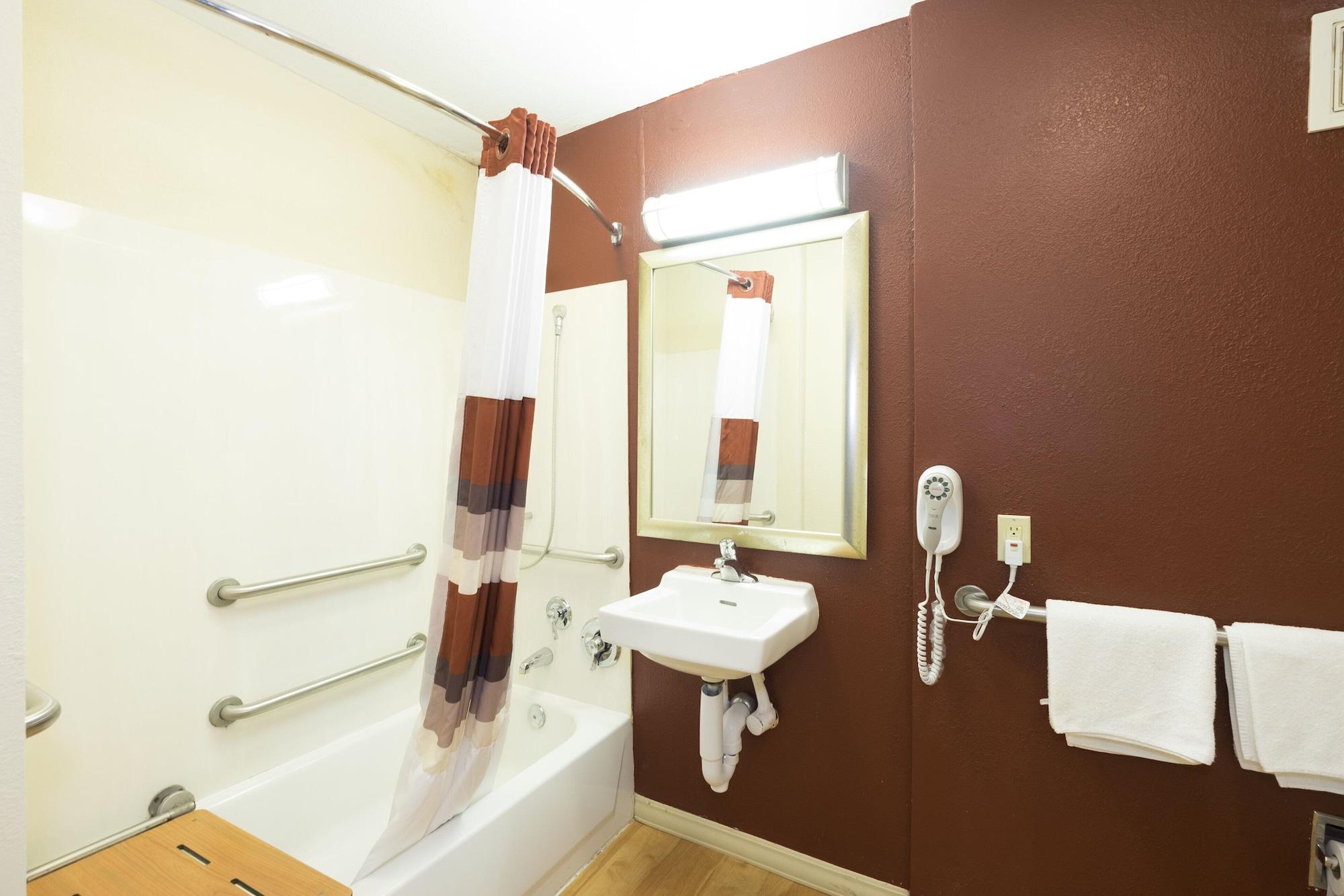 Red Roof Inn Cincinnati - Sharonville Zewnętrze zdjęcie